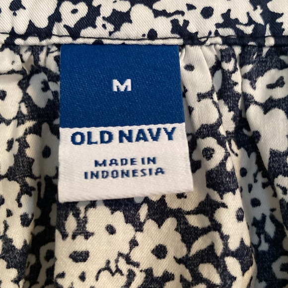 REMOVING Old Navy Blue Print Popover Medium - Picture 4 of 7